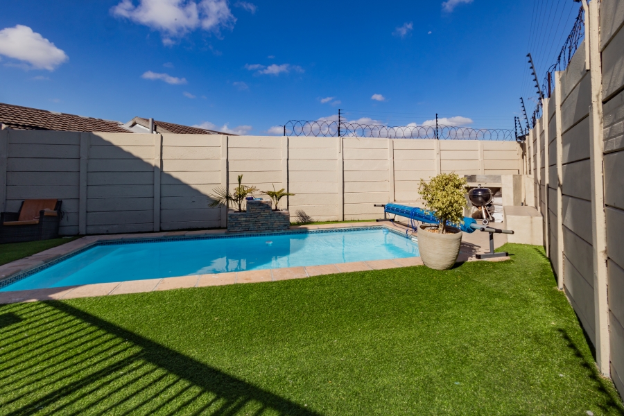 3 Bedroom Property for Sale in Belhar Western Cape